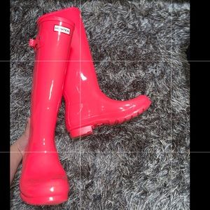 BRAND NEW! HOT PUNCH HUNTER BOOTS! Need Gone